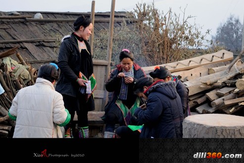 Ԋ��ǭ�|�ϣ�һ��ɽˮһ���ˣ��M�D��