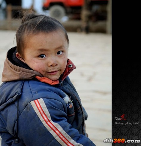 Ԋ��ǭ�|�ϣ�һ��ɽˮһ���ˣ��M�D��