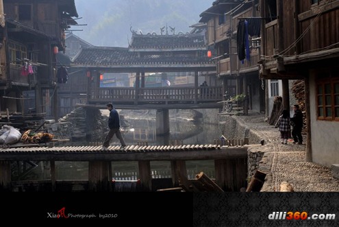 Ԋ��ǭ�|�ϣ�һ��ɽˮһ���ˣ��M�D��