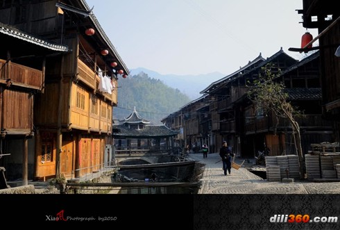 Ԋ��ǭ�|�ϣ�һ��ɽˮһ���ˣ��M�D��