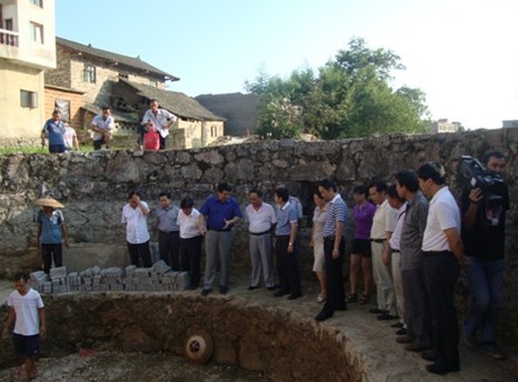 州委書記廖少華到岑鞏縣視察指導抗旱救災工作