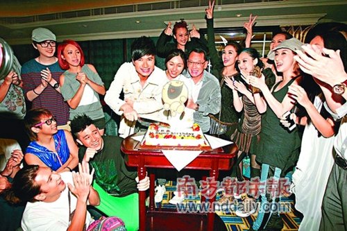 �ž޻��cŮ����17�����KҊ�� ���Օ������