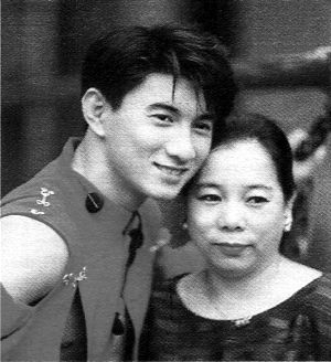 吳奇隆:曾發抖簽下父母病危通知 力扛家庭重任