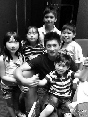 吳奇隆:曾發抖簽下父母病危通知 力扛家庭重任