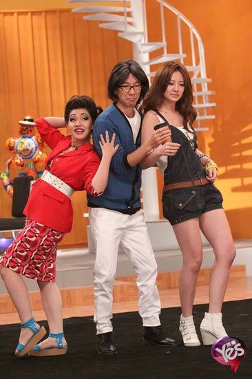 Hold住姐上《康熙》踢館 諷小S“老一輩”(圖)