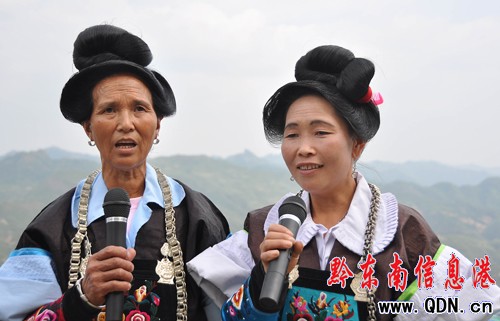 丹寨:苗族同胞歡度爬坡節(圖)