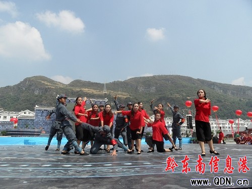 2011黃平且蘭文化旅游節文藝演出舉行(圖)