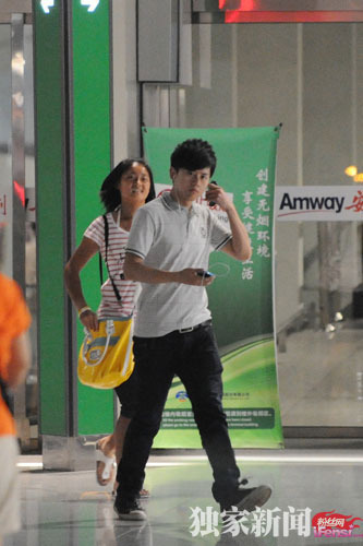 張杰謝娜各自返京 婚前猛撈金成“空中飛人”