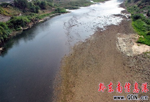 清水江:半江沙灘半江水(圖)