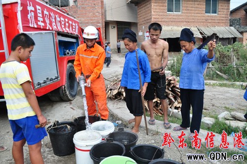 臺江縣村民用水告急 消防送水服務到家(圖)