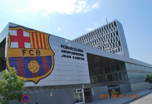 許家印拍板恒大將建全球最大足校(圖)