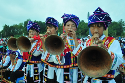 第九屆民運會民族大聯(lián)歡 笙歌奏和諧(組圖)