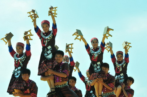 第九屆民運會民族大聯(lián)歡 笙歌奏和諧(組圖)