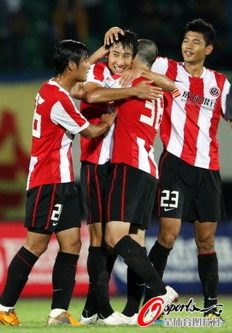 10人上海0-2送成都主場首勝 王鍇李鋼雙響炮