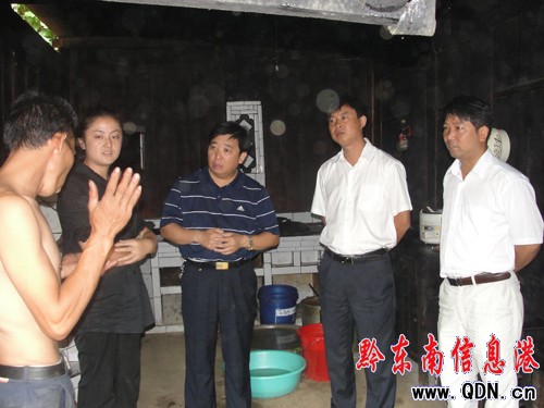 楊宏遠到尚寨土家族鄉檢查指導抗旱救災工作