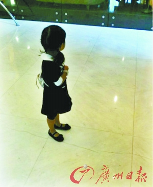 文章馬伊琍女兒首度曝光 穿裙裝扮淑女賣萌