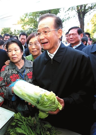 溫家寶考察蔬菜直銷市場 強調降低流通費用