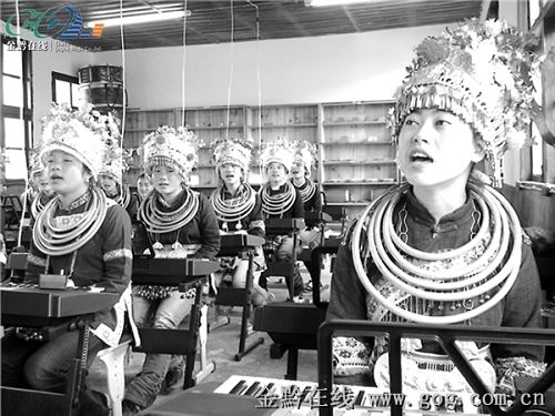 �Ļ���Ԫ���lչ �\��һ�ЌW�Ծ����ZУ��(�D)