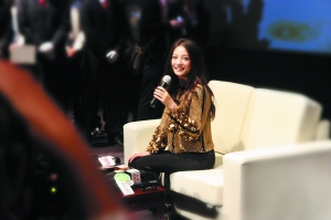 金雞組織混亂趙薇道歉:真不知道大家被堵門外