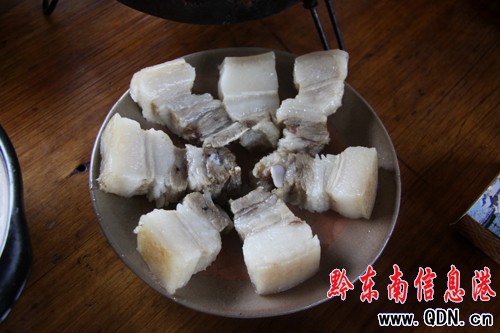 品嘗長桌宴 感受苗家樂(組圖)