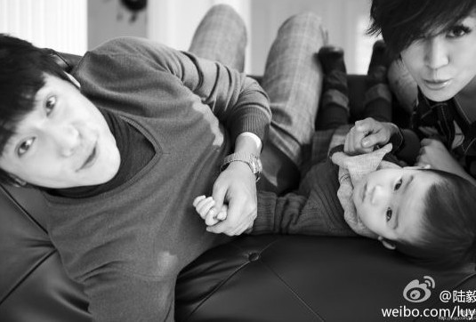 ���΢�������qŮ���}����Ƭ���M�D��