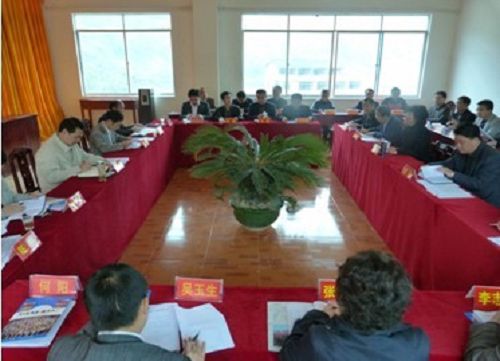 ��ί��ӛ�����A�����_(t��i)���h�����l(xi��ng)�M(j��n)���{(di��o)��