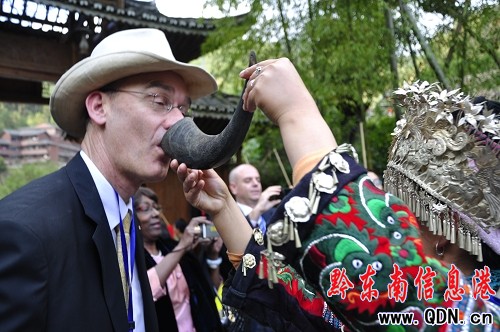 �����A����ͬ�Q(m��o)Ͷ��(hu��)����һ�е���������