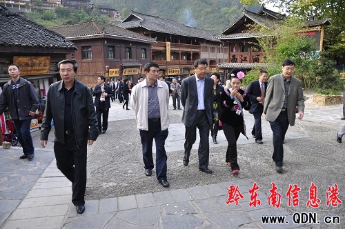 �����A����ͬ�Q(m��o)Ͷ��(hu��)����һ�е���������