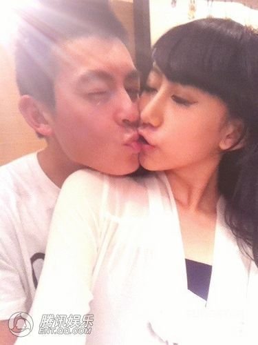 陳冠希吻照女主角現(xiàn)身澄清:手機(jī)丟失 要報(bào)案
