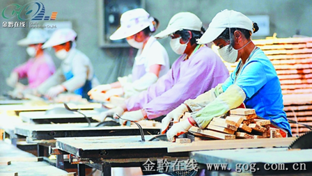 �\�����I�������m�������L���D��