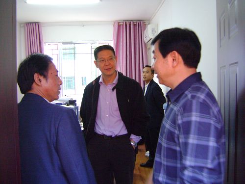 �O�Ƿ帱���L����Ͷ�Y���M(j��n)�ֿ����{(di��o)��