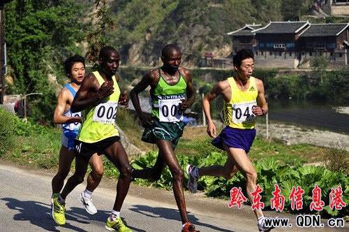 2011�Ї����F��ǭ�|�ϳ�100������ِ��¡���e��