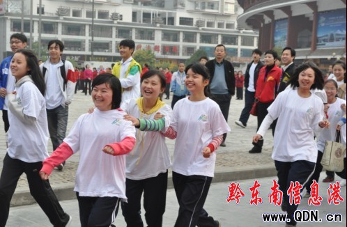 �h�����鳬100�������Ʋ��������D��