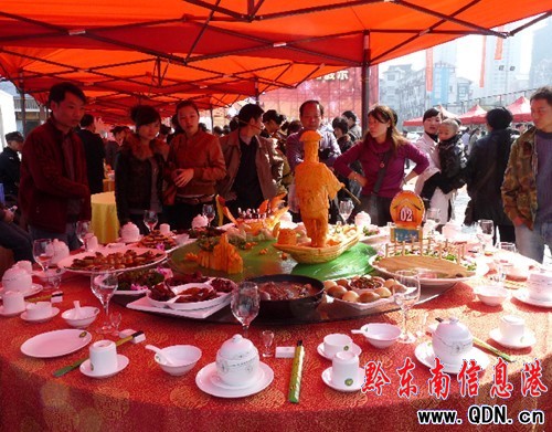 我州舉辦優勢特色農產品展銷暨萬人品茗活動