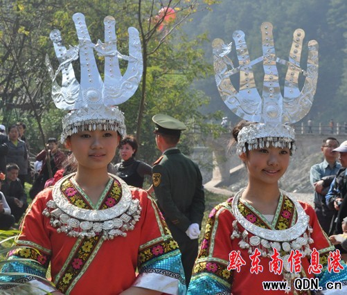 ǭ�|�ϳ�100������ �Y�xС����ɫ�ʣ��D��