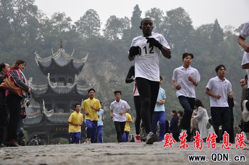 �(zh��n)�hףʥ�� 600�ꡰ���족�ĳ�100����ِ��