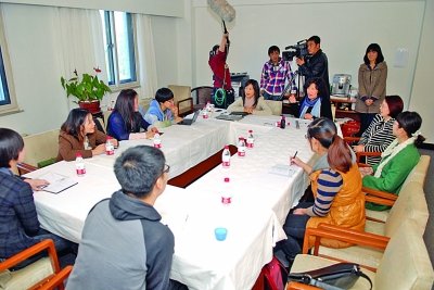 2012��������Ѷ������}�ؼ��^���� �U������