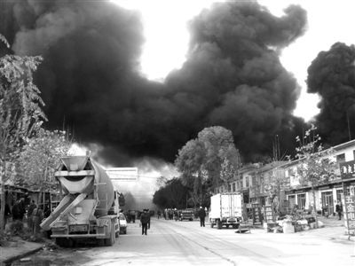 19��14�r���ң�λ��ɽ�|��̩��ɽ�|�ϻ����ɷ����޹�˾�l��һ��ȼ���¹ʣ��¹ʰl���󣬾޴�ğ��F������ա����� �z