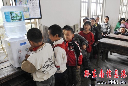 ��һ�����l�����ˡ��c�WУ�Y�Ɏͷ�����