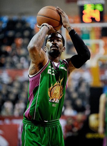 JR砍32+8+6導(dǎo)演20分大逆轉(zhuǎn) 浙江客場(chǎng)險(xiǎn)勝山西