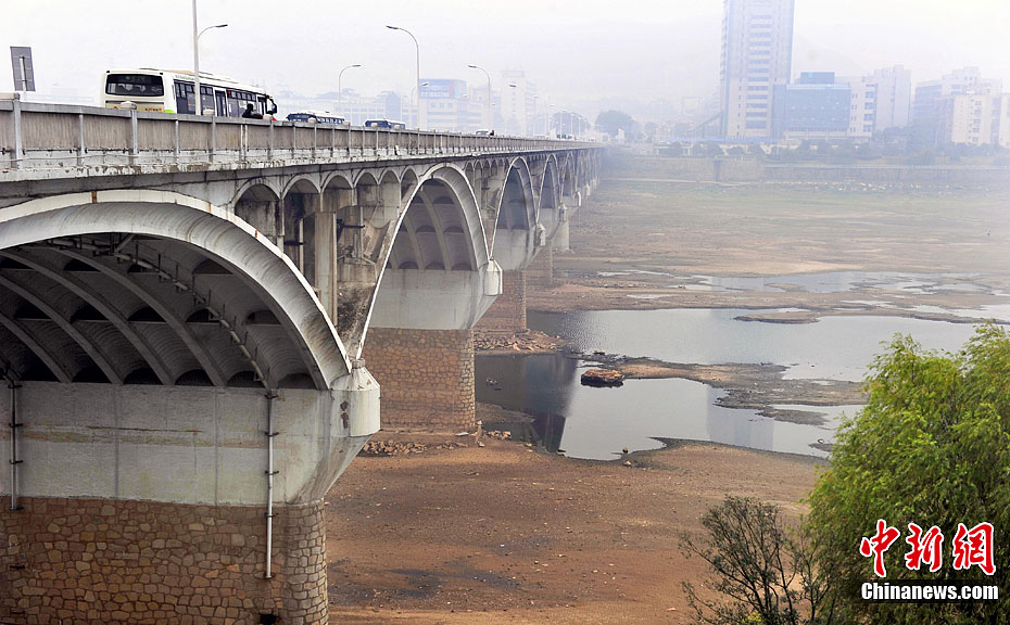 湘江長沙段水位跌破歷史最低值