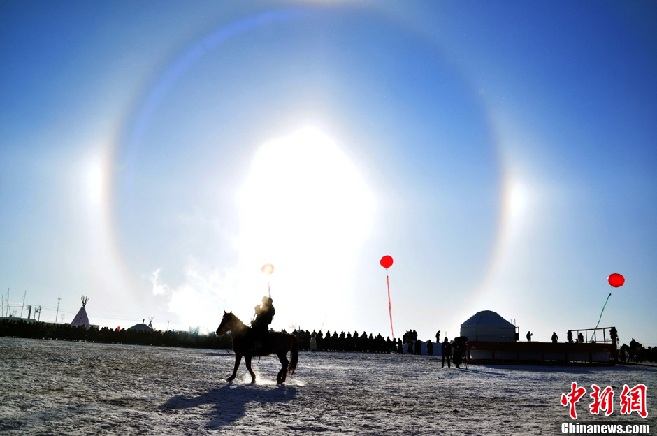內蒙古鄂溫克旗天空出現日暈景觀