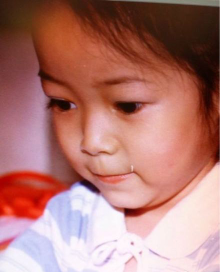 侯佩岑慶生曬兒時蘿莉美照 真實年齡遭質疑