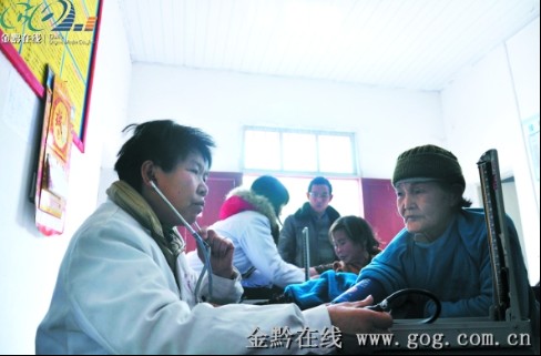 天柱“鄉親巡回醫療隊”上門送健康(圖)