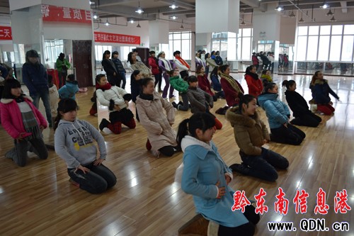 蘆笙節(jié)緊張籌備 舞蹈演員彩排忙(圖)