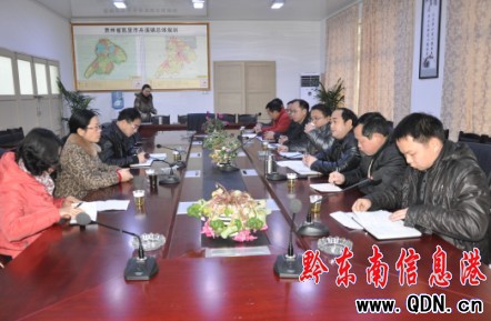 凱里市紀(jì)委書記毛曉燕到舟溪督查工作(圖)