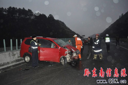 滬昆高速低溫路滑 事故車輛“車中有車”(圖)