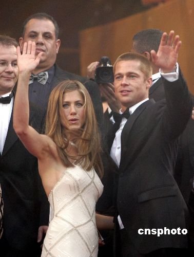 傳安妮斯頓懷龍鳳雙胞胎 花50萬布置豪華嬰兒房