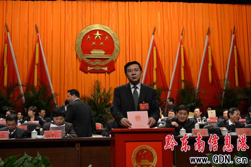 李飛躍當(dāng)選黔東南州長 羅亮權(quán)當(dāng)選州人大主任