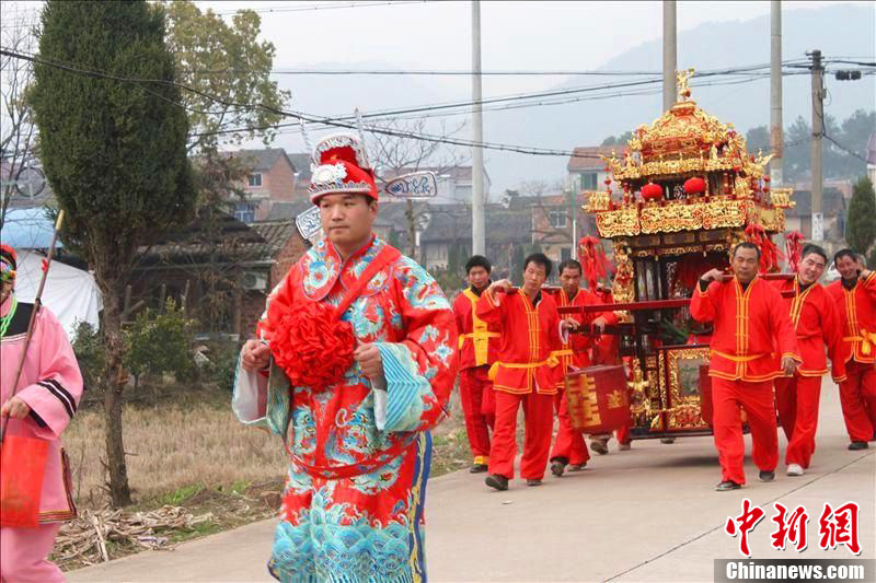 迎親花轎用24K純金裝飾
